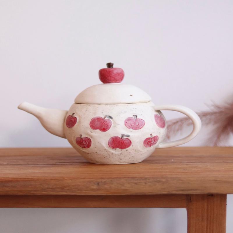 Atsumi Honda Apple Teapot - AH43