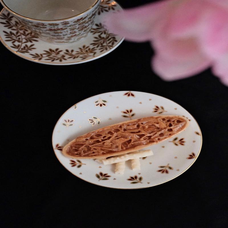 Natsumi Iino Gold Decor Small Plate - Small Flower NI002c