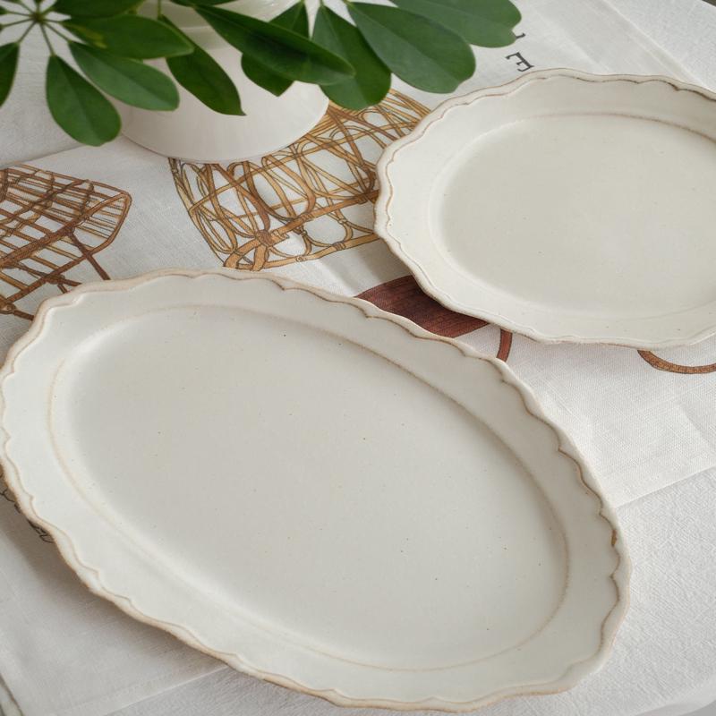 Mashiko Pottery Minimalist lace-edged plate