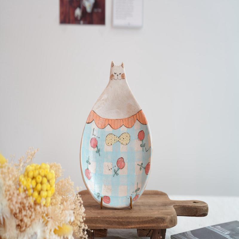 Cozy Nook - Checkered Pattern Cat Round Plate- CN13 #1