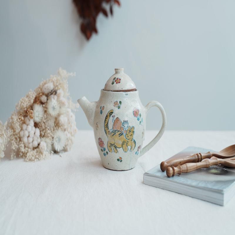 TATA Pottery Studio & - Slip Teapot TP20 #1