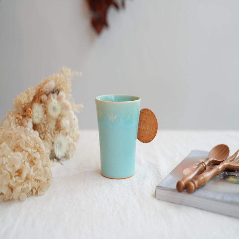 TAMA10- Cookie Handle Mug - Blue & Biscuit TA18