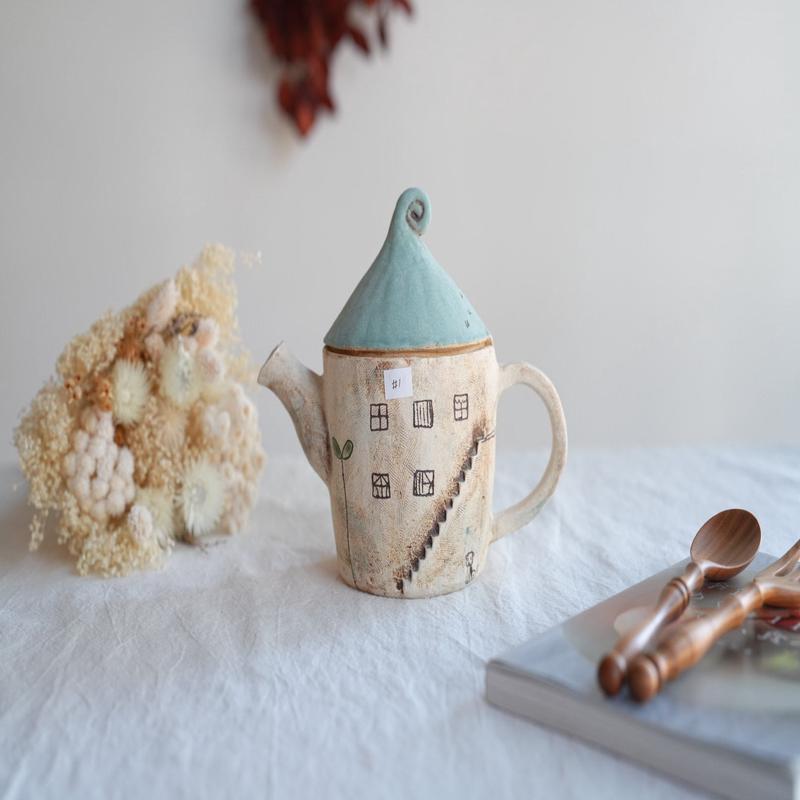 Akemi Suzuki - White Wall Collection Teapot AS24