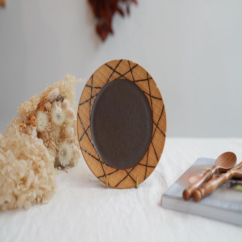 TAMA10- Waffle Cone Plate - Chocolate Syrup TA03