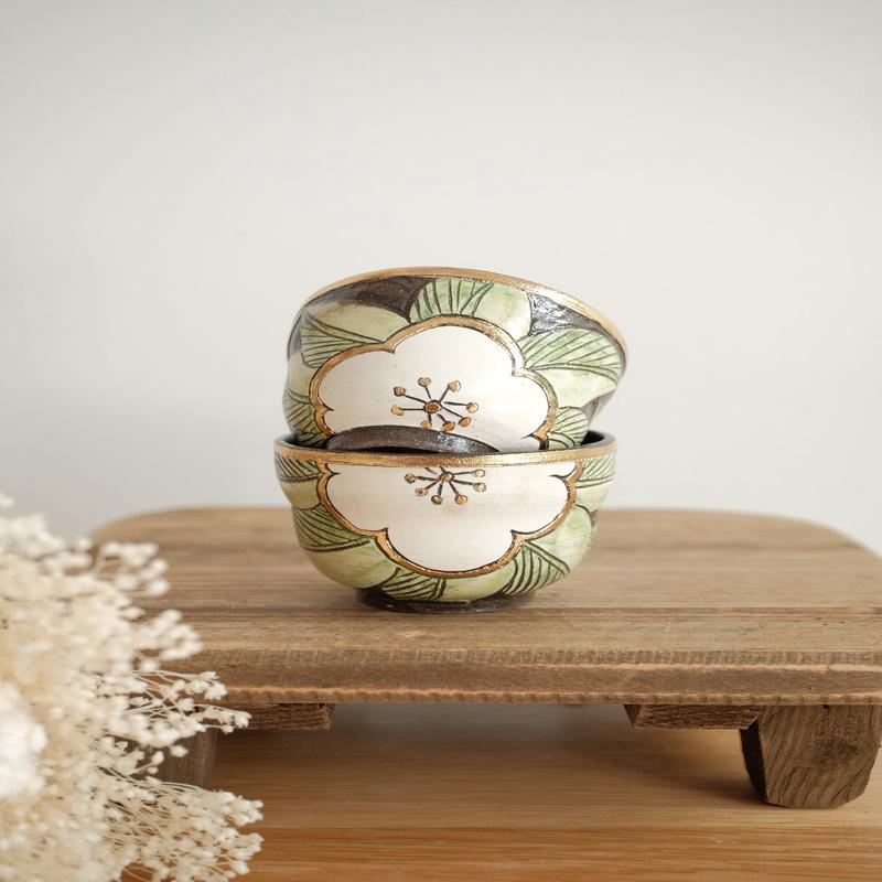 Cool Banana Black Pottery with Gold Detailing Tea Cup