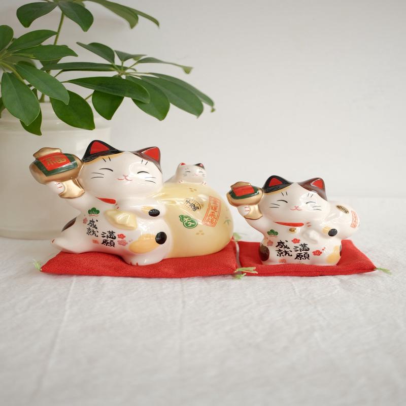 Maneki Neko Lucky Cat Ornament - Fortune Bag