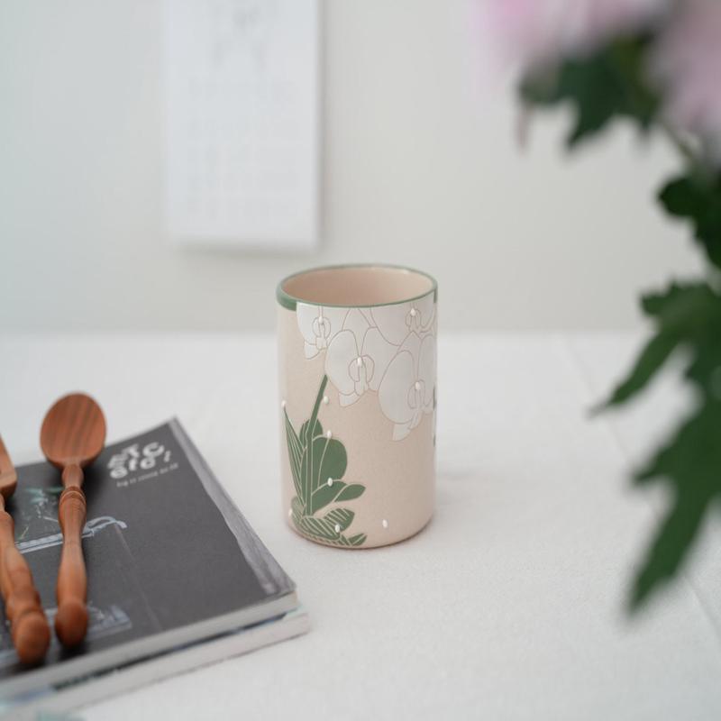 Shirogarasu Studio Moth Orchids Free Cup