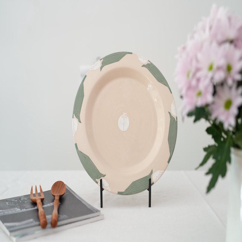 Shirogarasu Studio White Tulip Large Round Plate