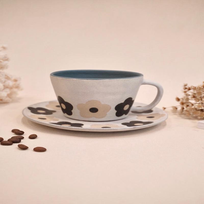 Kei Mitsumochi Cream & Black Flower Mug and Saucer KM54