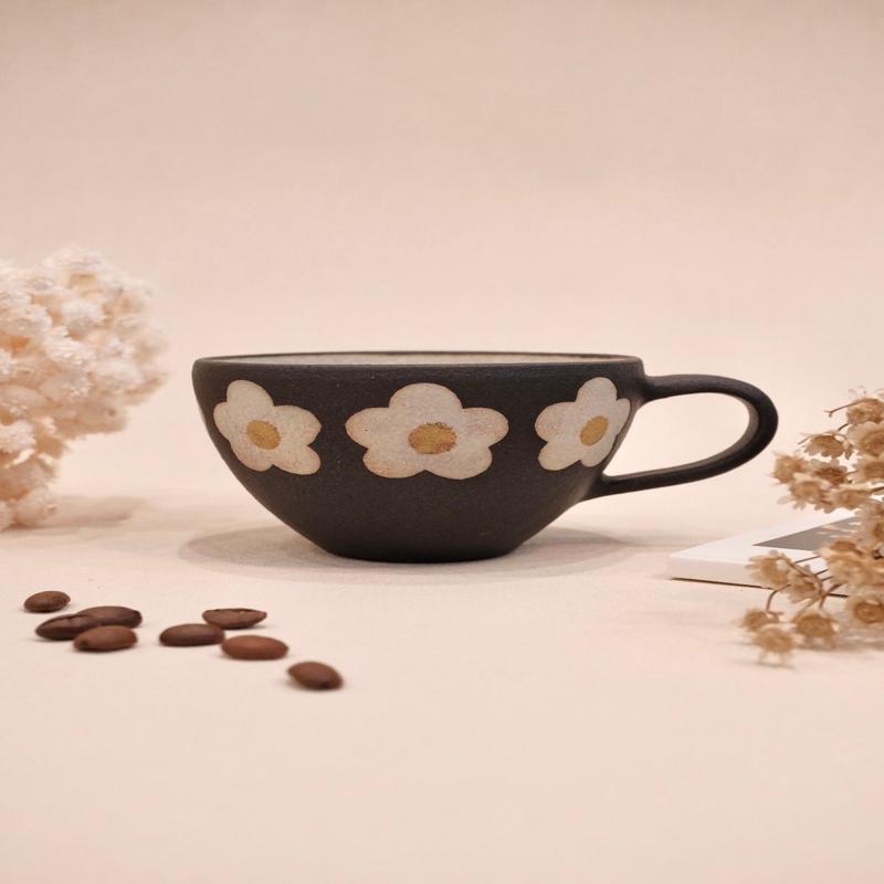 Kei Mitsumochi Flower Mug - Black KM56