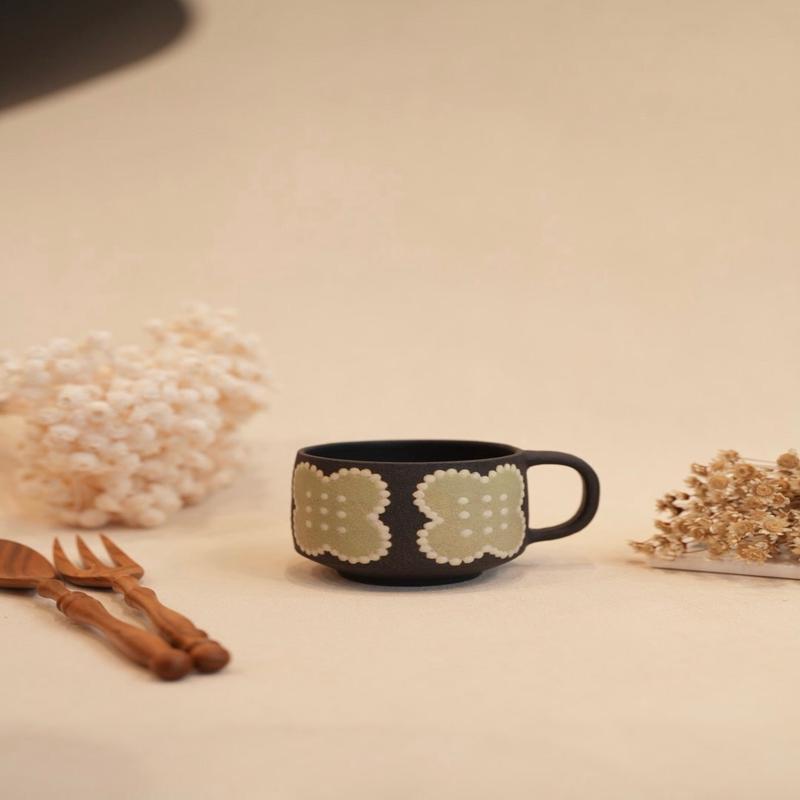 Kei Mitsumochi Flower with Black Background Mug - Green KM62