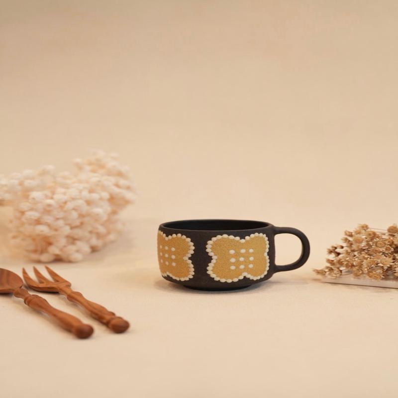 Kei Mitsumochi Flower with Black Background Mug - Yellow KM60