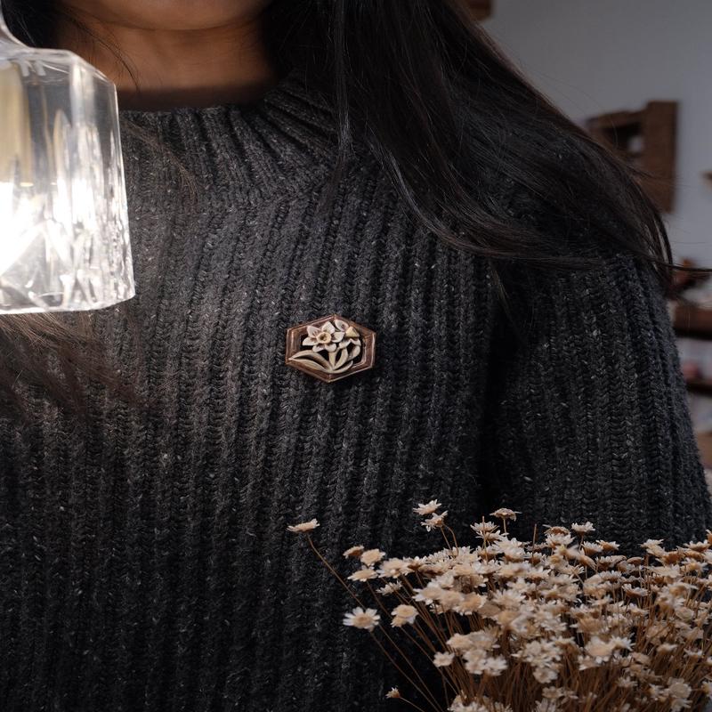 Michi Ito - Brooch - Narcissus M26