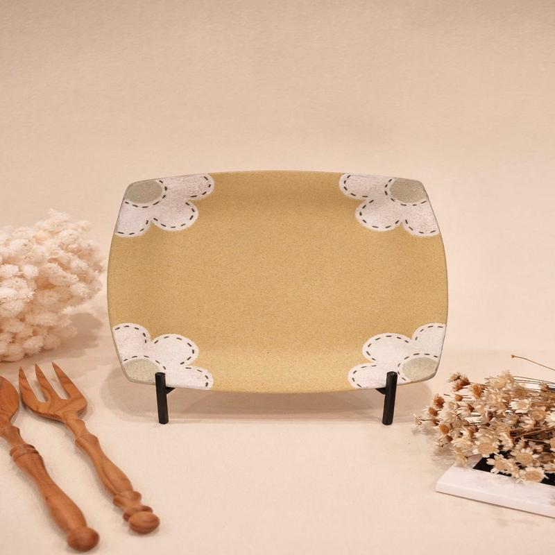 Kei Mitsumochi 17cm Square Plate - Yellow Flower KM26