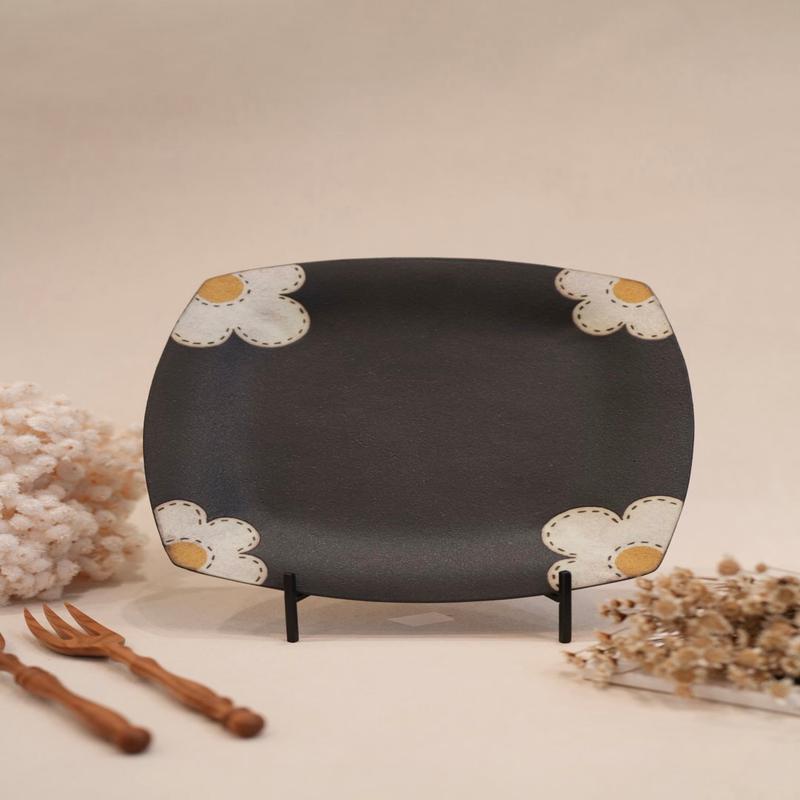 Kei Mitsumochi 24cm Square Plate - Black Flower KM22