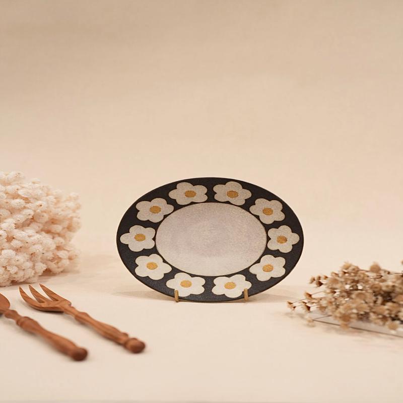 Kei Mitsumochi Floral Black Rim Round Plate - 16cm Small KM30