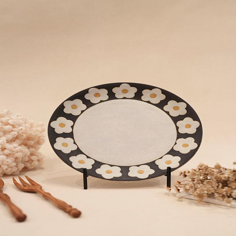 Kei Mitsumochi Floral Black Rim Round Plate - 21.5cm Large KM32