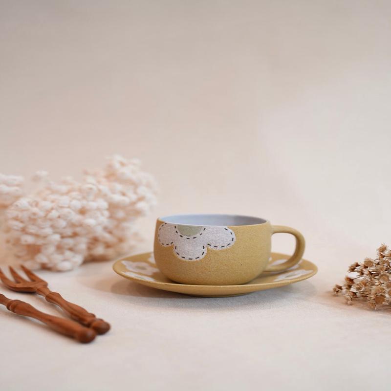 Kei Mitsumochi Flower Egg Shaped Mug and Saucer - Yellow KM77