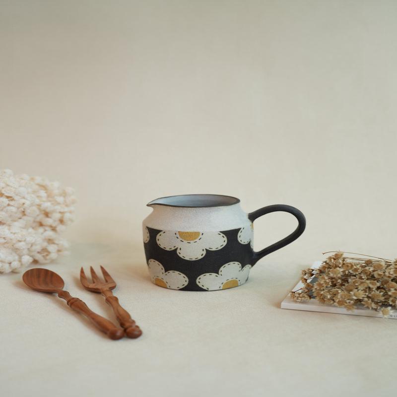 Kei Mitsumochi Flower Jug- Black KM81