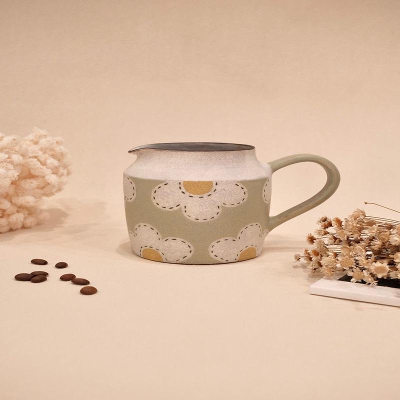 Kei Mitsumochi Flower Jug- Green KM82