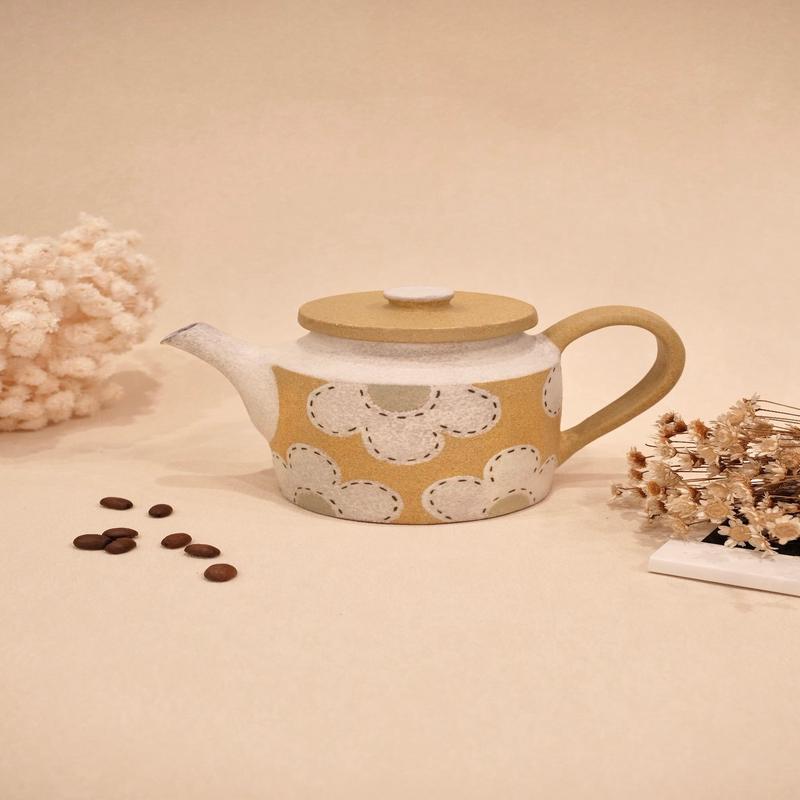 Kei Mitsumochi Flower Teapot - Yellow KM76