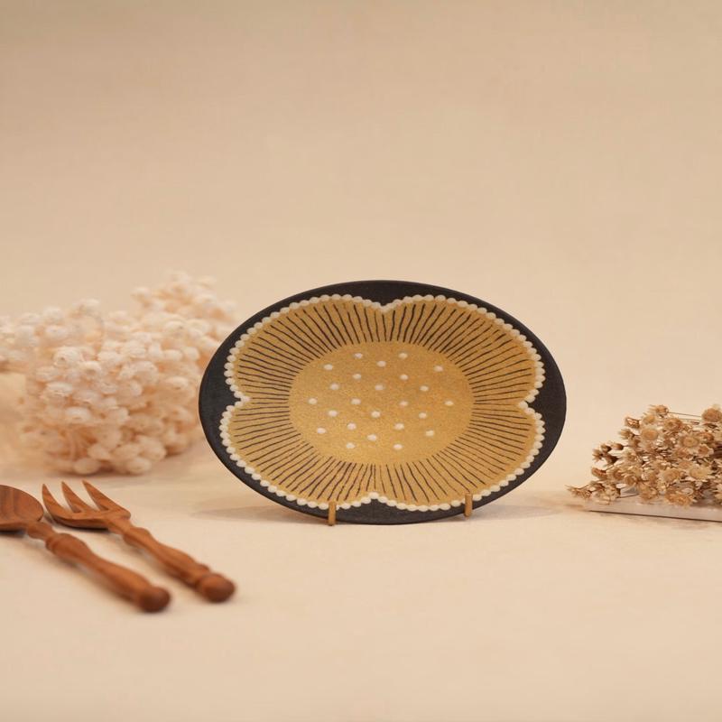 Kei Mitsumochi Yellow Flower with Black Background Small Round Plate KM33