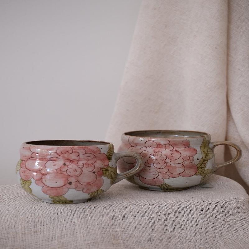 Cool Banana Belly Mug - Peony