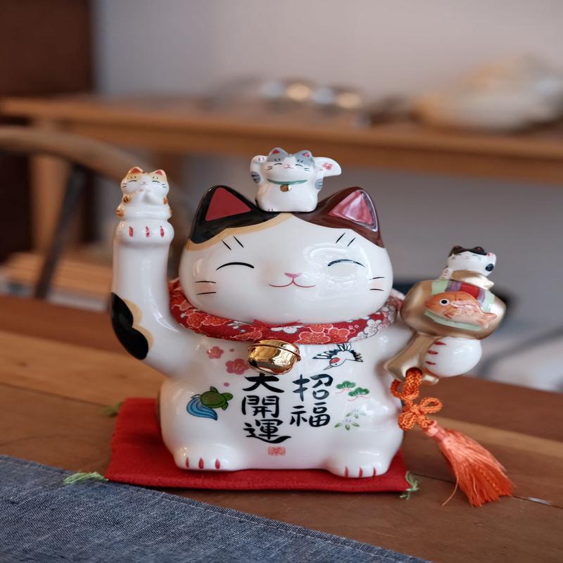 Maneki Neko- The lucky cats of Japan 6.5