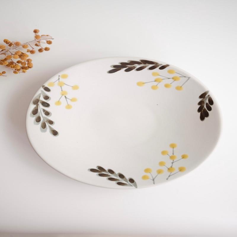 Moe Okazaki Mimosa Medium Round Plate MO01