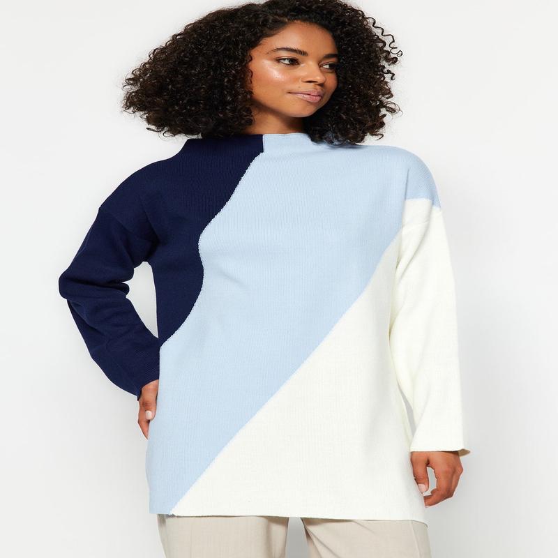 Modest Women's Dark Blue Color Block Long Sleeve Relaxed Fit Sweater