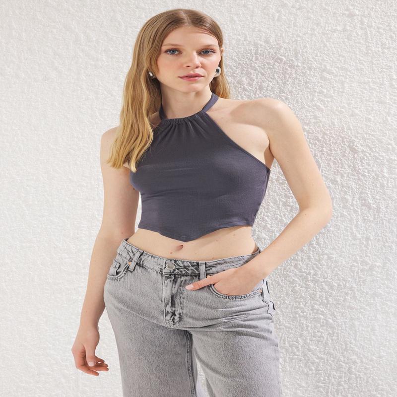 Women's Gray Plain Sleeveless Slim Blouse