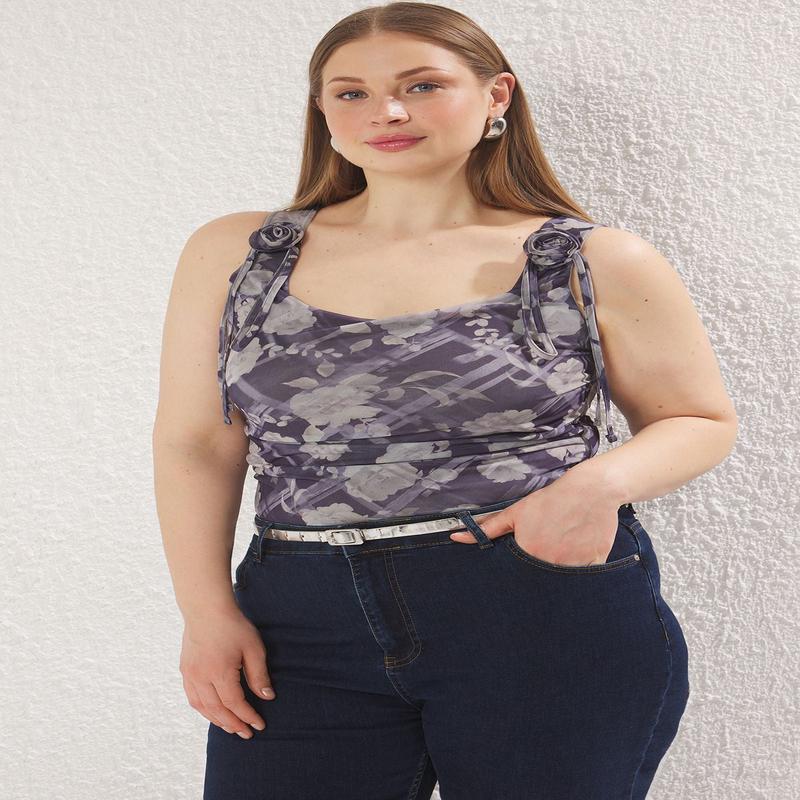 Curve Women's Flowering Sleeveless Fitted Plus Size Blouse