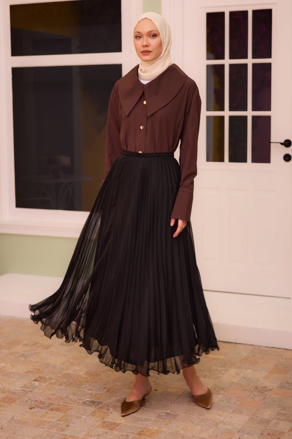 Black Chiffon Skirt With Zipper Details