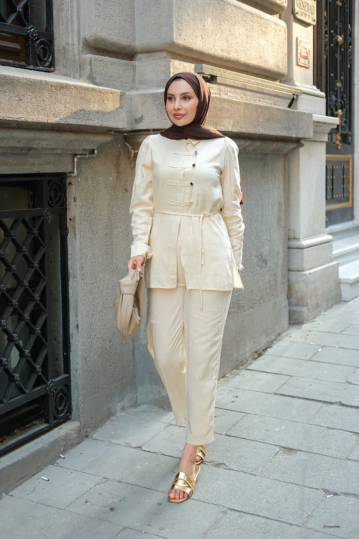 Button Detailed Suit Beige