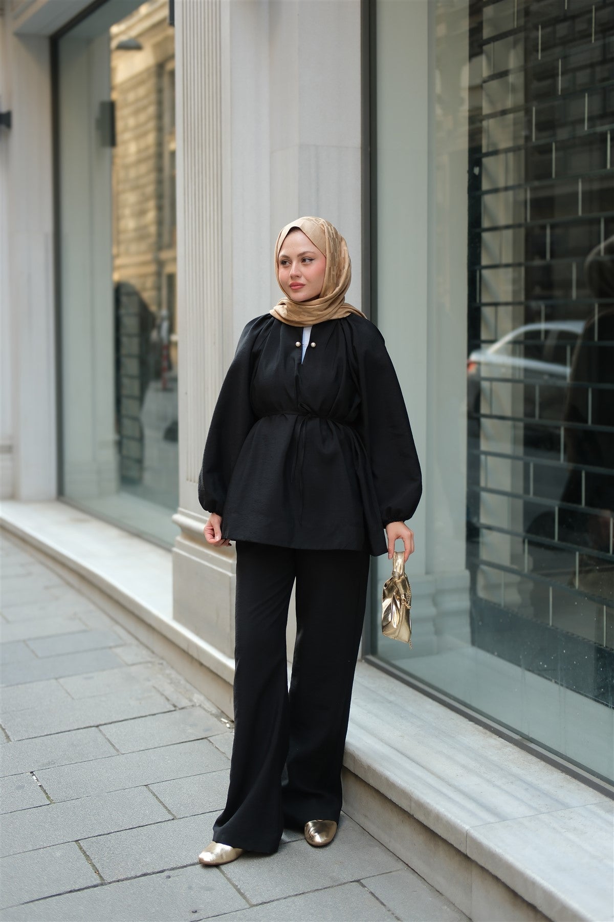 Olivia Pearl-Buttoned Suit - Black