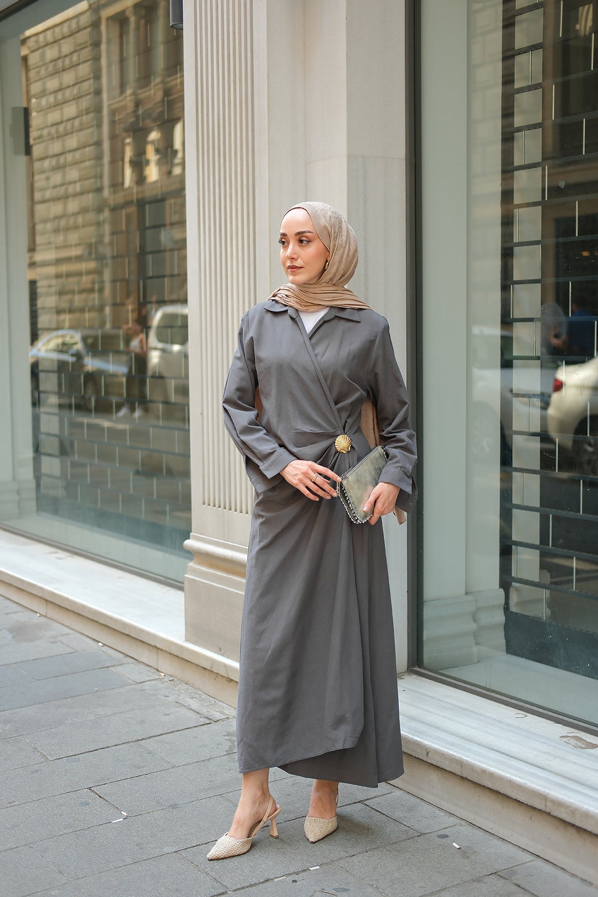 Seashell Brooch Detailed Dress Smoke Grey